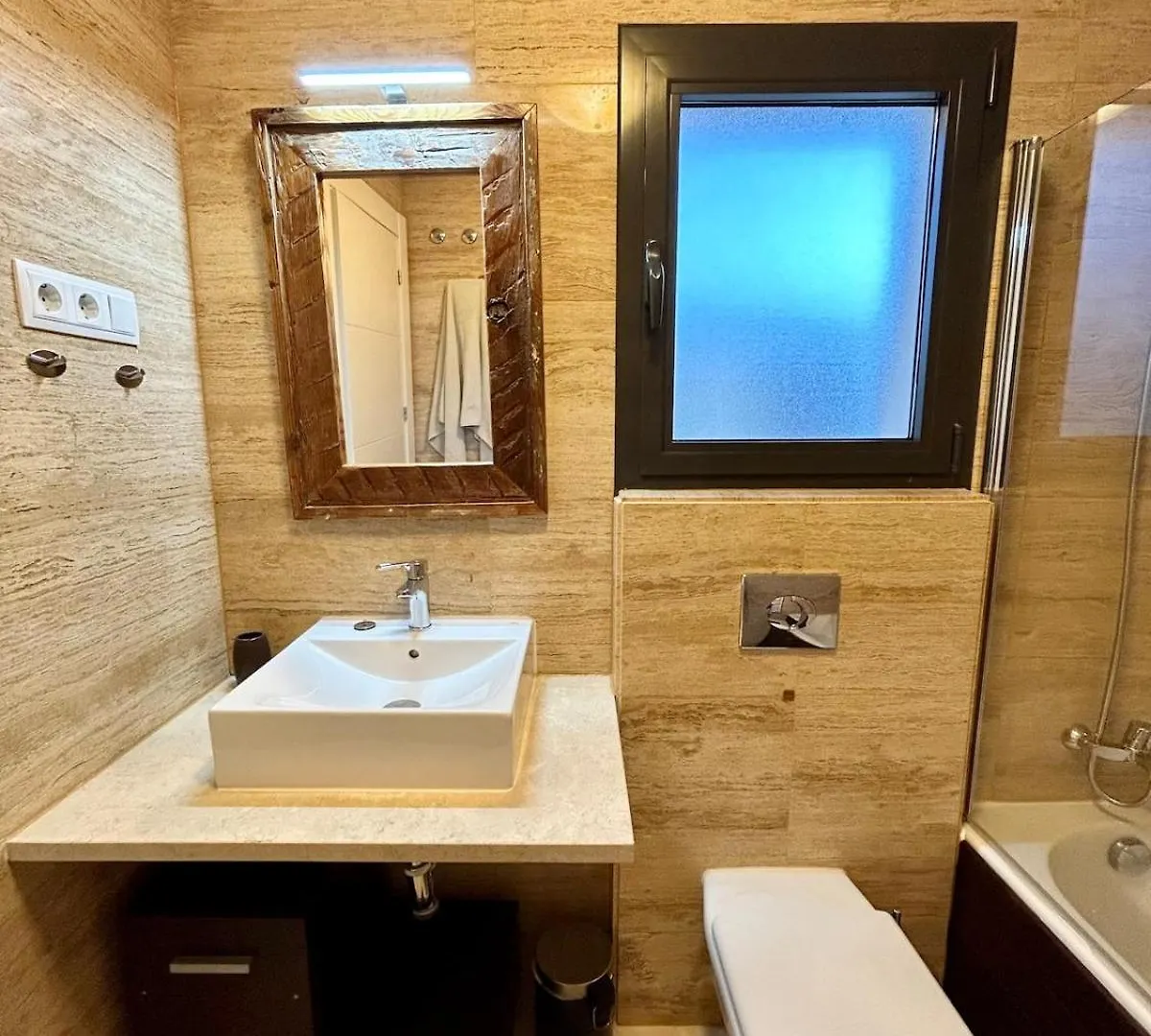 2Br Luxe Stay In Marbella Close To Beaches Estepona 0*,  Spanien